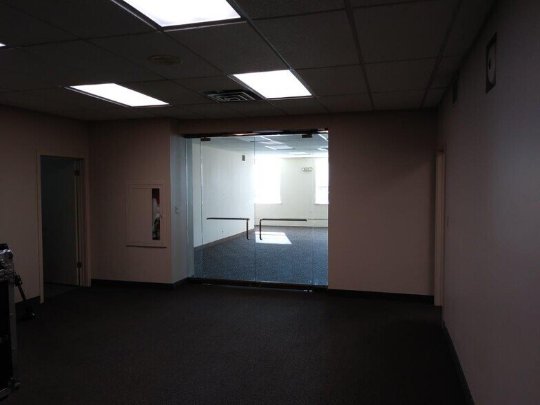 More Photos Of 445 Godwin Ave, Midland Park Office For Lease