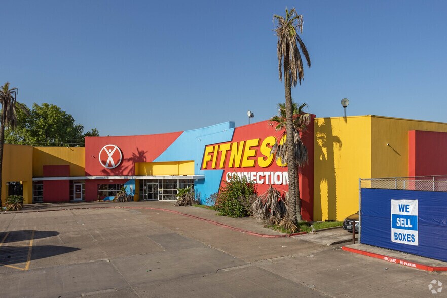 Primary Photo Of 12344 Gulf Fwy, Houston Freestanding For Lease