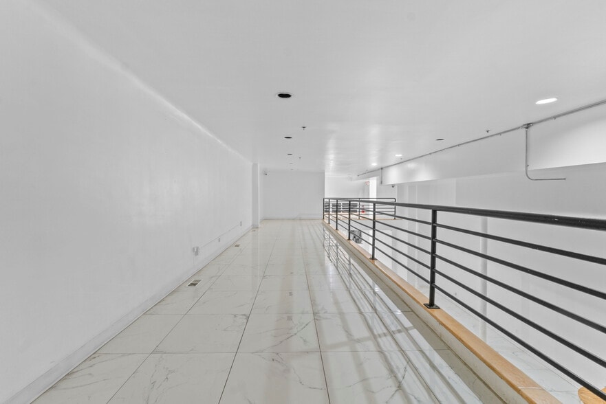 More Photos Of 429 N Eutaw St, Baltimore Office For Sale