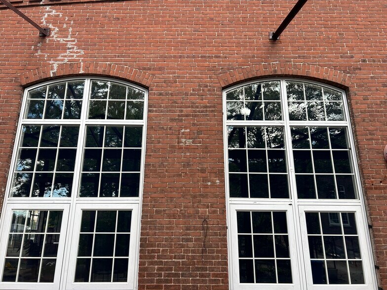 More Photos Of 70 Moshassuck Rd, Lincoln Manufacturing For Lease