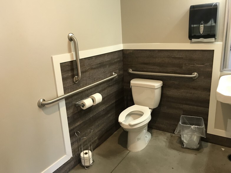 More Photos Of 426 E 1750 N, Vineyard Warehouse For Lease