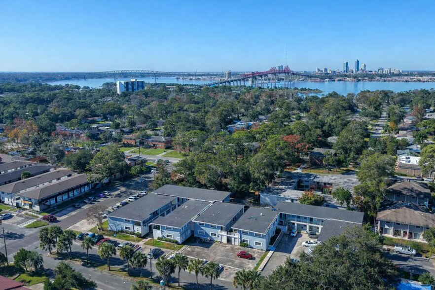 More Photos Of 1110 Caliente Dr, Jacksonville Apartments For Sale