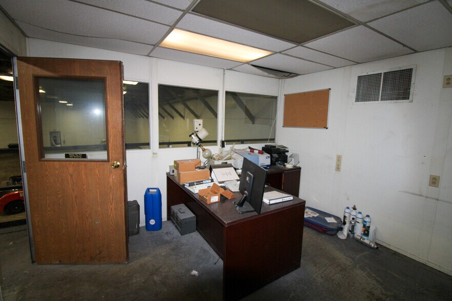 More Photos Of 7350 State Route 111, South Roxana Industrial For Sale