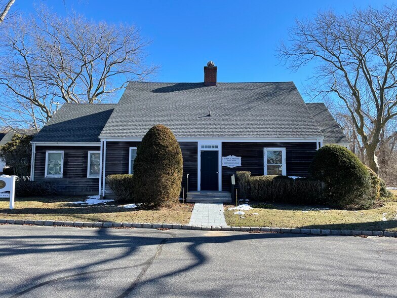 More Photos Of 339 Meeting House Ln, Southampton Healthcare For Sale