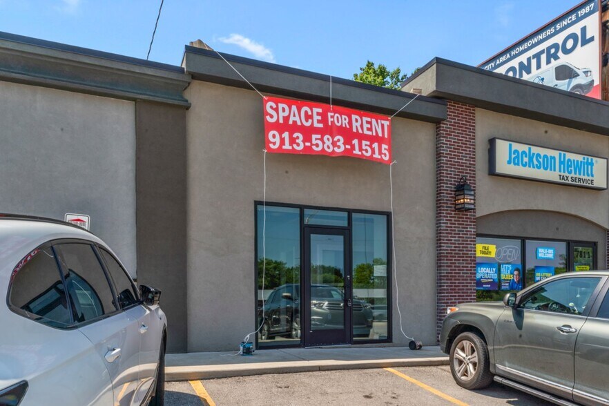 More Photos Of 7801-7811 Shawnee Mission Pky, Overland Park Freestanding For Lease