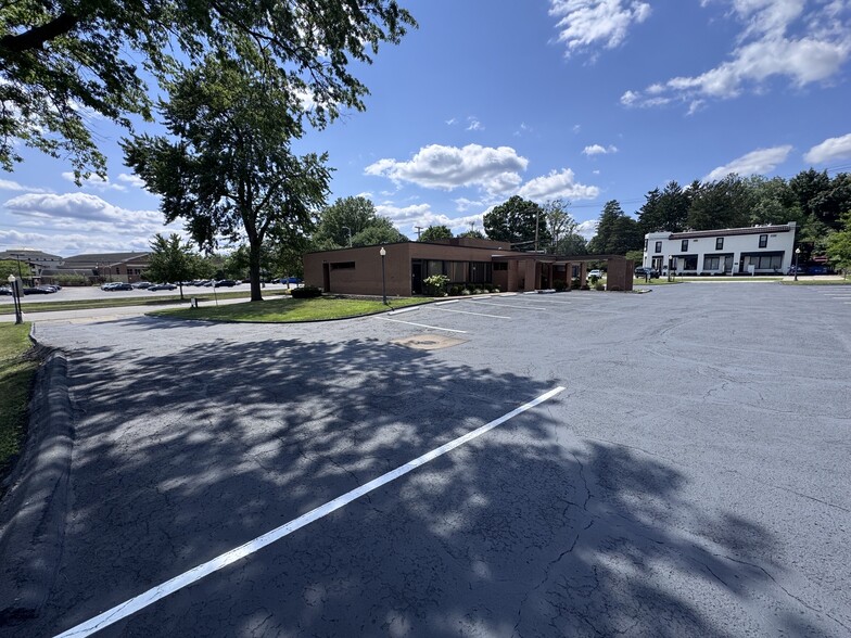 More Photos Of 2341 Oakwood Dr, Cuyahoga Falls Office For Lease