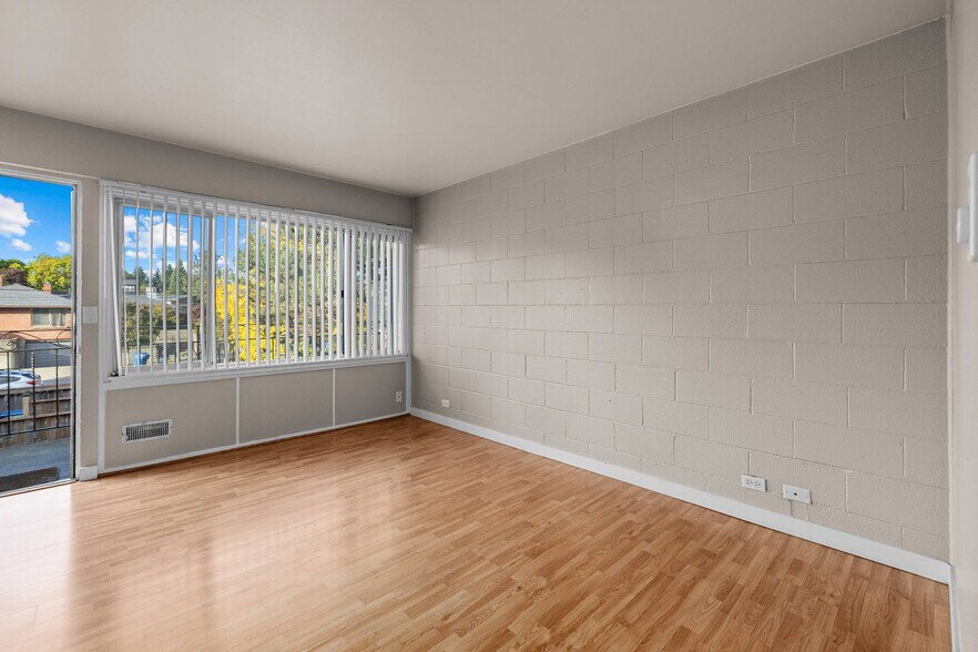 More Photos Of 801 NW 54th St, Seattle Apartments For Sale
