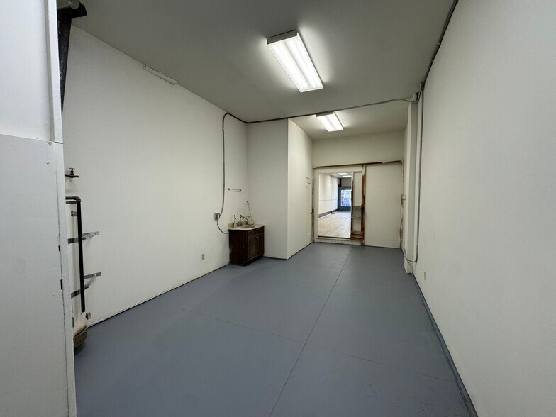 More Photos Of 1551-1555 Clement St, San Francisco Storefront Retail Residential For Lease