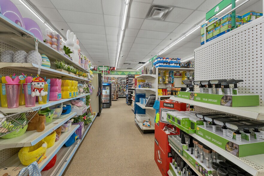 More Photos Of 777 S Willow St, Manchester Storefront For Lease