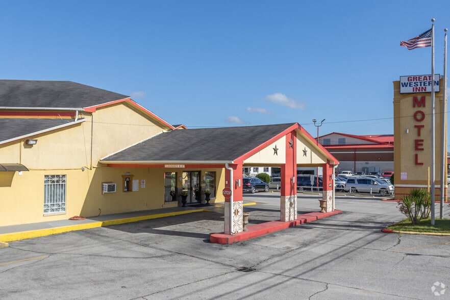 More Photos Of 4709 Spencer Hwy, Pasadena Hotel For Sale