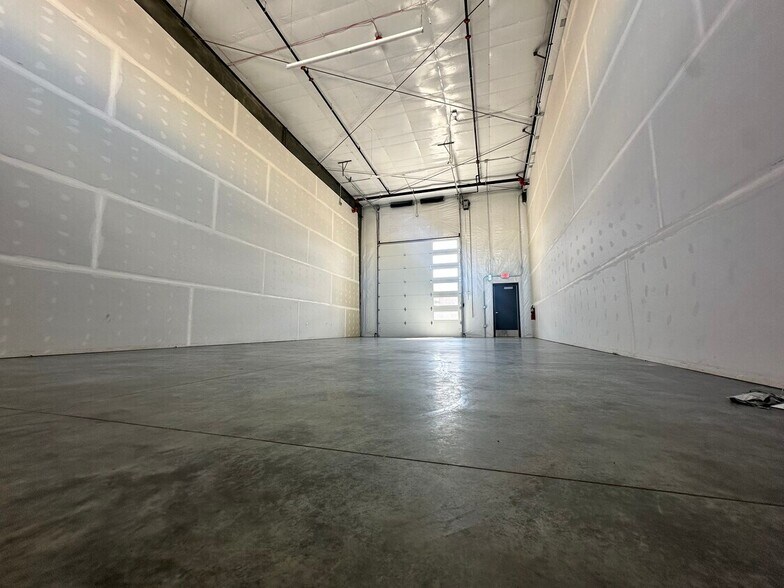 More Photos Of 13853 E Briarwood Ave, Centennial Light Distribution For Sale