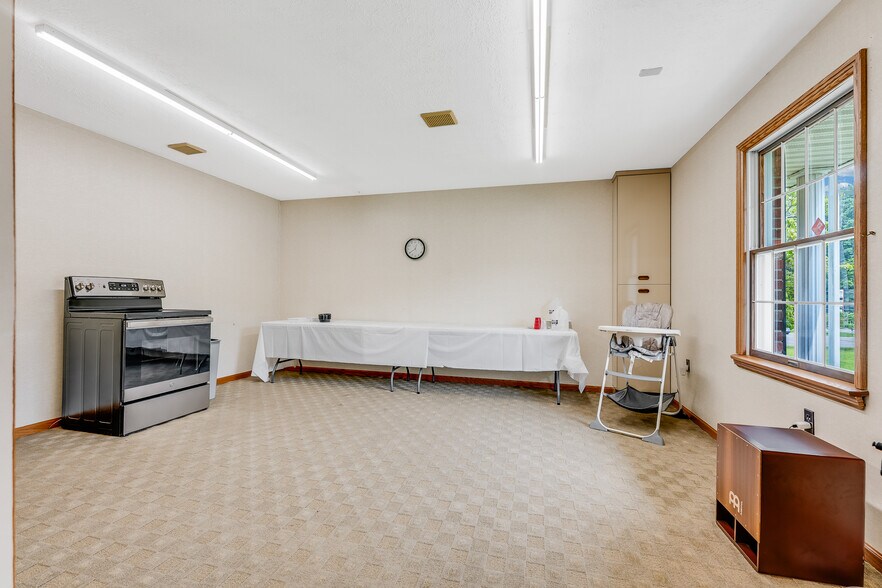 More Photos Of 1065 Greenbag Rd, Morgantown Industrial For Lease