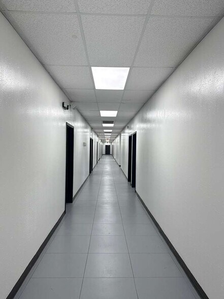 More Photos Of 2910 Antoine Dr, Houston Storefront Retail Office For Sale