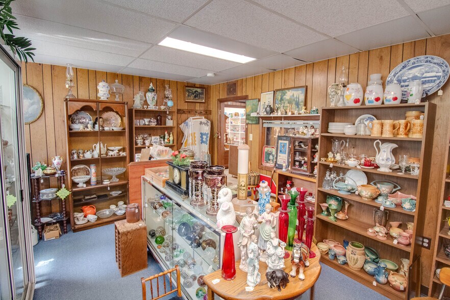 More Photos Of 1007 W Delmar Ave, Godfrey General Retail For Sale