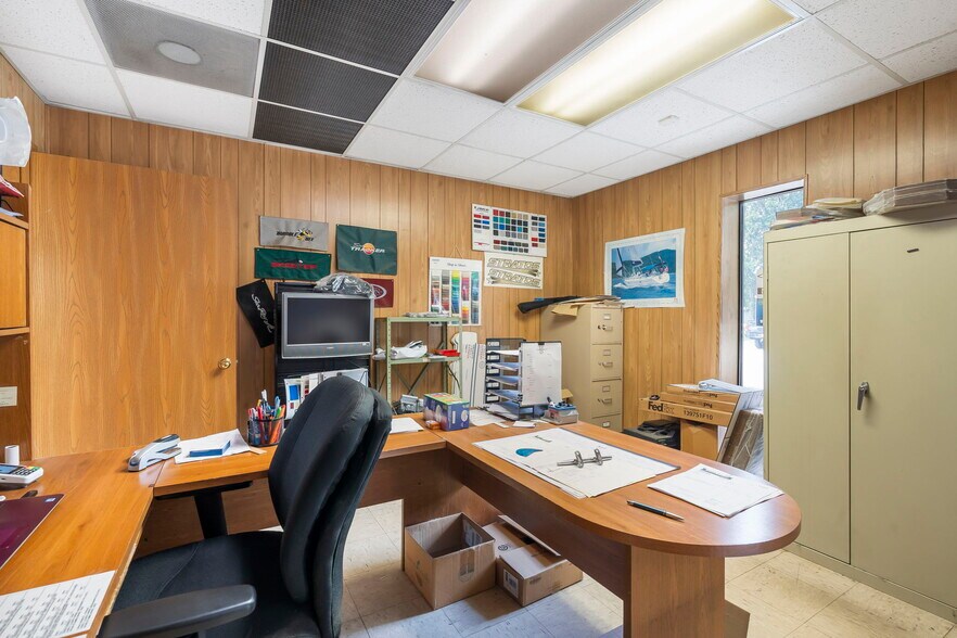 More Photos Of 5410 S Daniel St, Battlefield Manufacturing For Sale