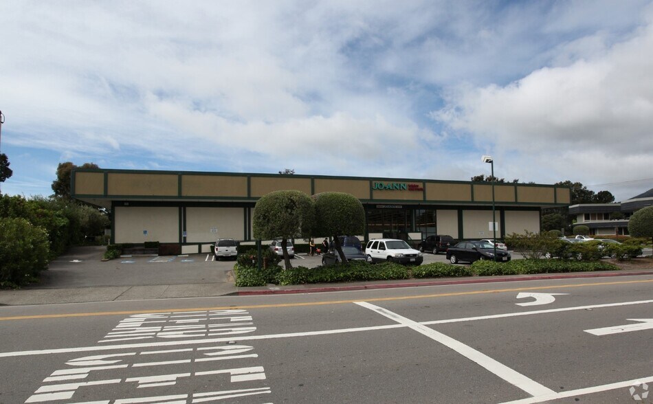 More Photos Of 245 Tamal Vista Blvd, Corte Madera Freestanding For Lease