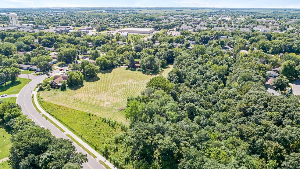 More Photos Of TBD Woodridge Court, Mankato Land For Sale