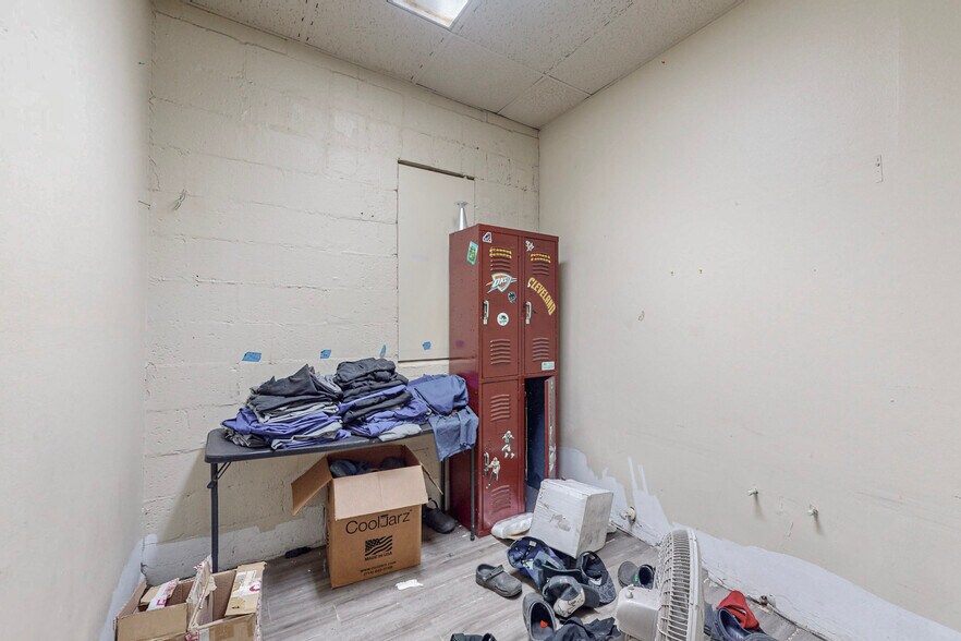 More Photos Of 1823 Commercial St NE, Albuquerque Warehouse For Sale