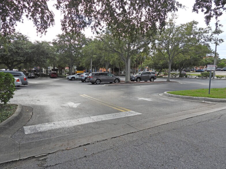More Photos Of 505 Brevard Ave, Cocoa Bank For Lease