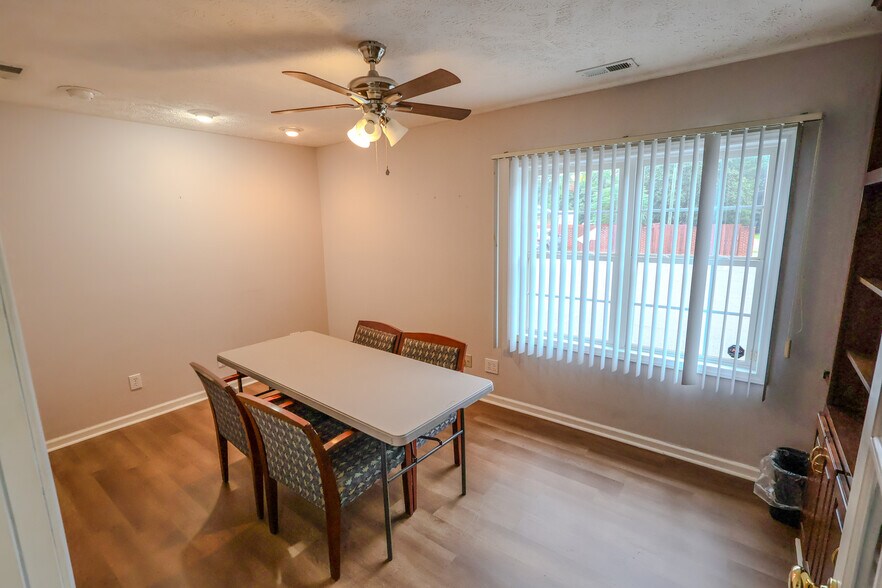 More Photos Of 2212 Hope Mills Rd, Fayetteville Office For Sale