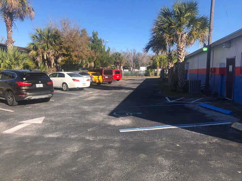 More Photos Of 687 NE 5th St, Crystal River Freestanding For Sale