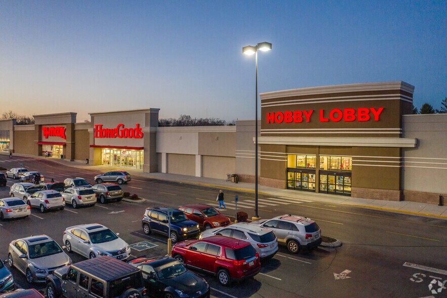 More Photos Of 377 W Jackson St, Cookeville Unknown For Lease