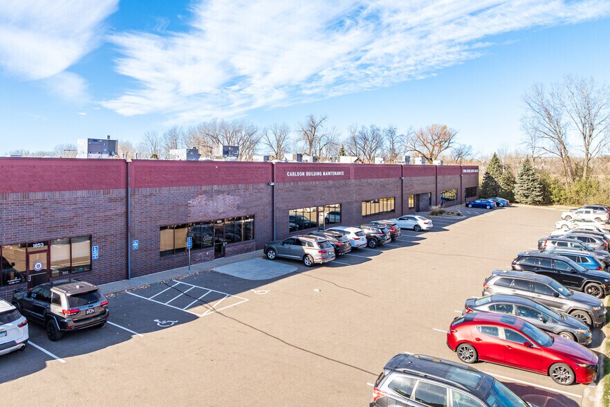 More Photos Of 1851-1865 Buerkle Rd, White Bear Lake Distribution For Lease