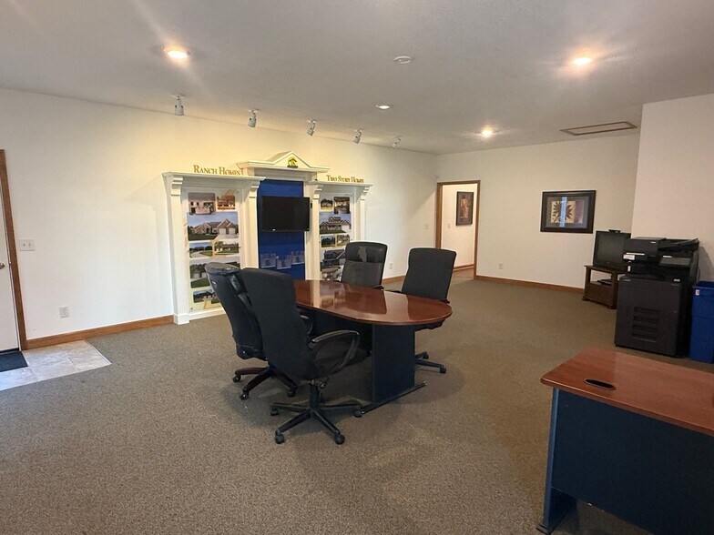 More Photos Of 12952 Frogtown Connector Rd, Walton Office For Lease