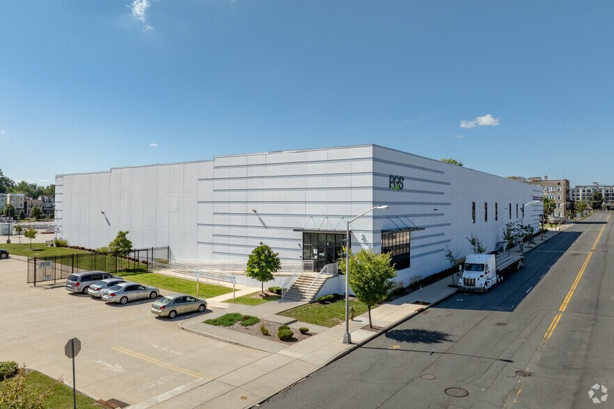 More Photos Of 11-41 Sussex Ave, East Orange Warehouse For Lease