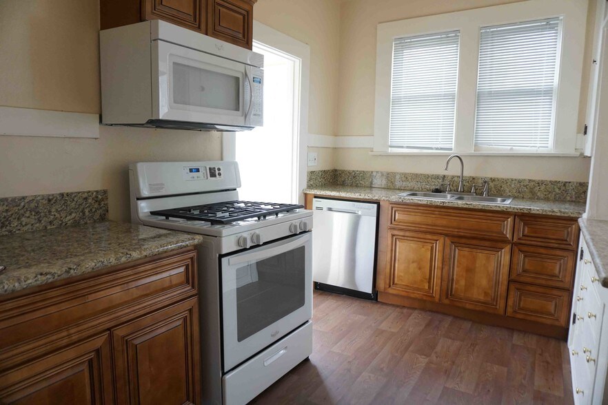 More Photos Of 1301 N Broadway, Santa Ana Apartments For Sale