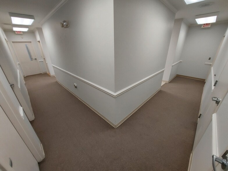 More Photos Of 5015 Southpark Dr, Durham Medical For Lease