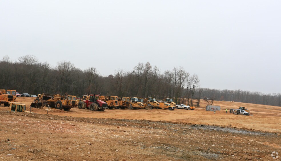More Photos Of 600 Principio Pky W, North East Unknown For Lease