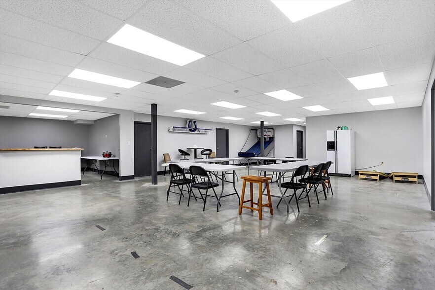 More Photos Of 615 Russell Ave, Indianapolis Medical For Sale