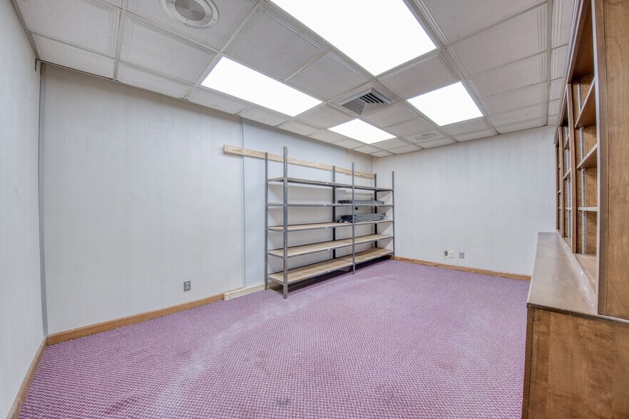 More Photos Of 226 Washington St, Newell Storefront Retail Residential For Sale