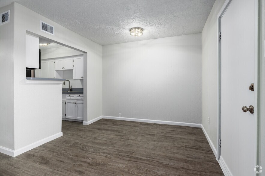 More Photos Of 6301 Alfano St, Houston Apartments For Sale