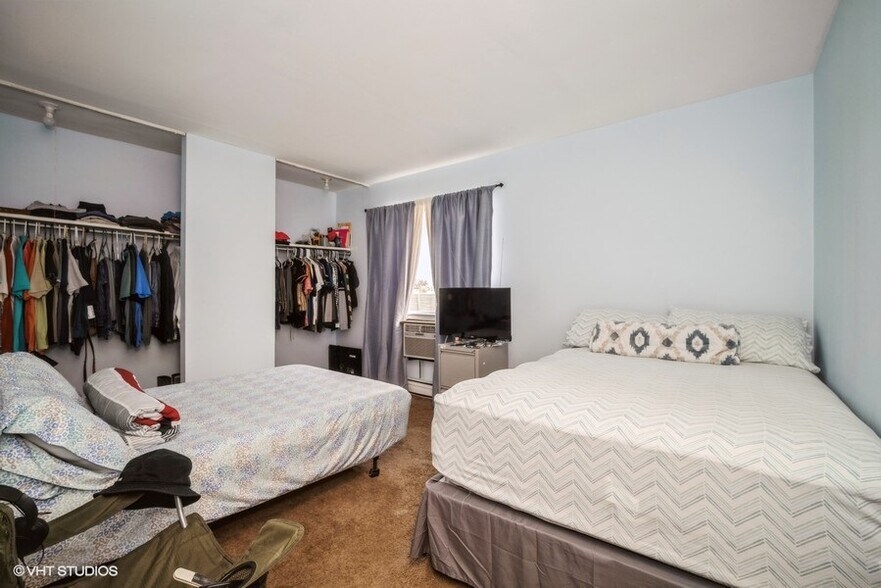 More Photos Of 1747 W Chariot Ct, Mount Prospect Apartments For Sale