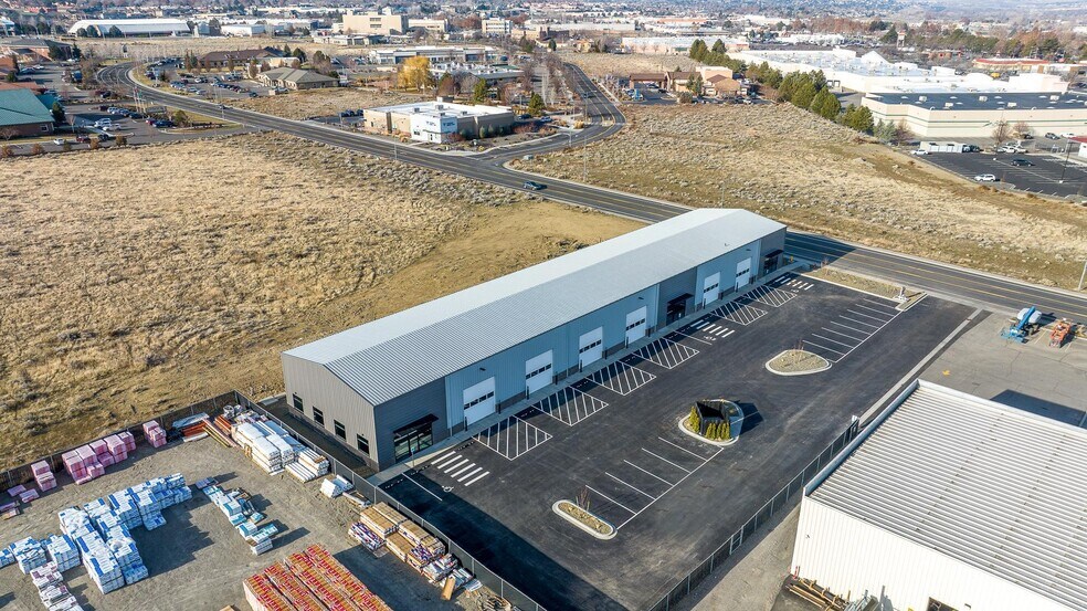 More Photos Of 6509 W. Rio Grande, Kennewick Showroom For Lease