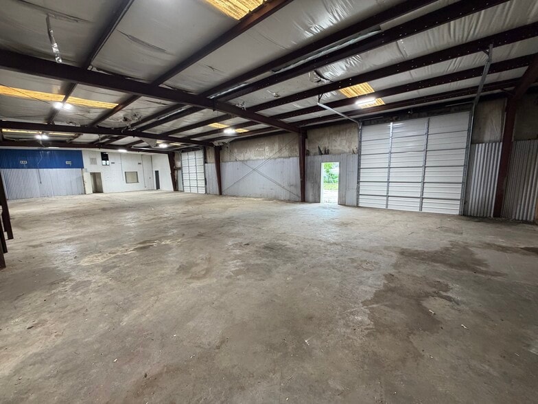 More Photos Of 11901 Vickery St, Houston Warehouse For Sale