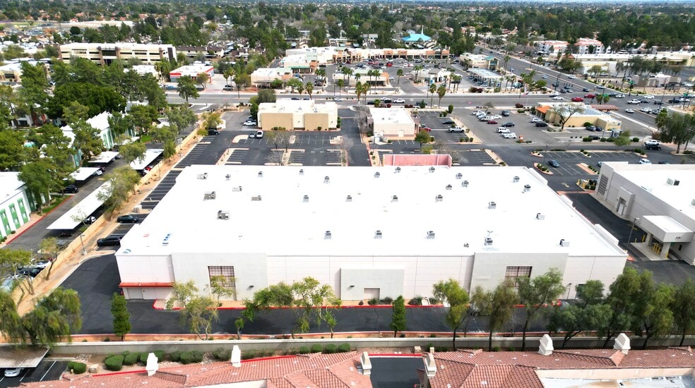 More Photos Of 868 N Gilbert Rd, Gilbert Freestanding For Lease