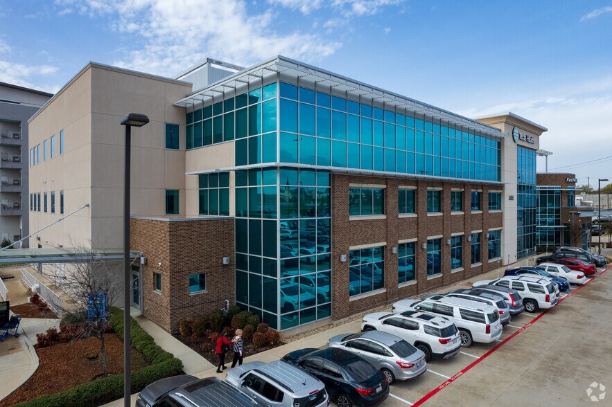 More Photos Of 3455 Locke Ave, Fort Worth Medical For Lease