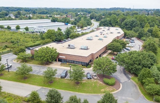 More Photos Of 15200-15222 Dino Dr, Burtonsville Light Distribution For Lease