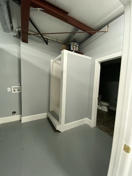 More Photos Of 4832 Highway 162, Hollywood Office For Lease