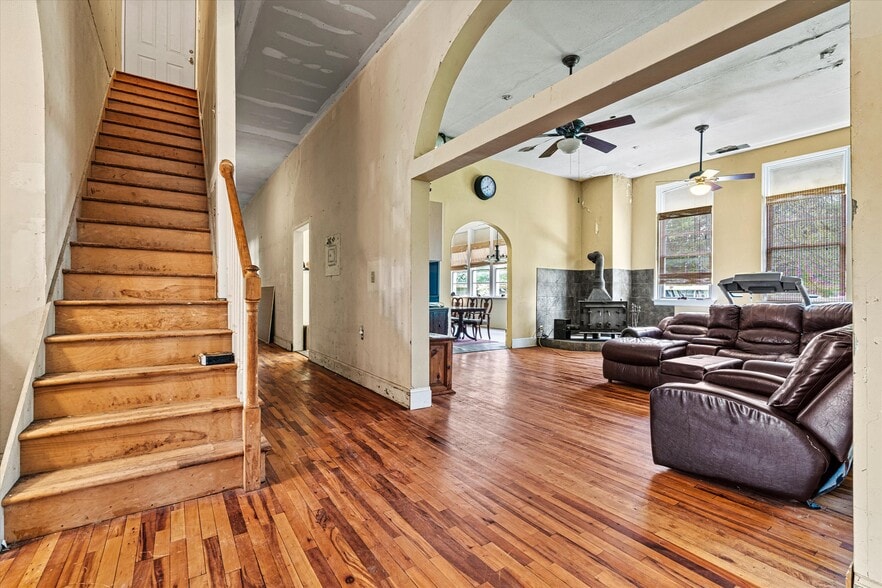 More Photos Of 1318 Ostwalt Amity Rd, Cleveland Schools For Sale