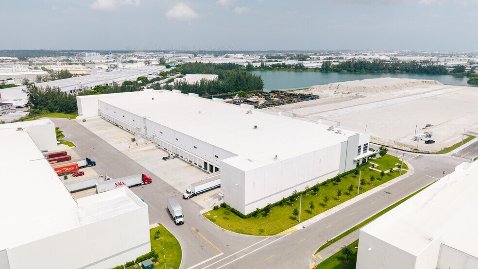 More Photos Of 8200 NW 88th St, Medley Warehouse For Lease