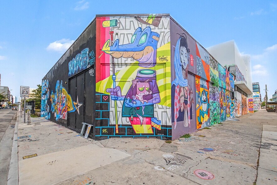 More Photos Of 2500 N Miami Ave, Miami Light Distribution For Sale