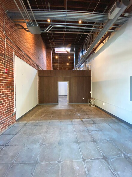 More Photos Of 675 Pulaski St, Athens Loft Creative Space For Lease