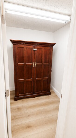 More Photos Of 4516 W Charleston Blvd, Las Vegas Freestanding For Sale