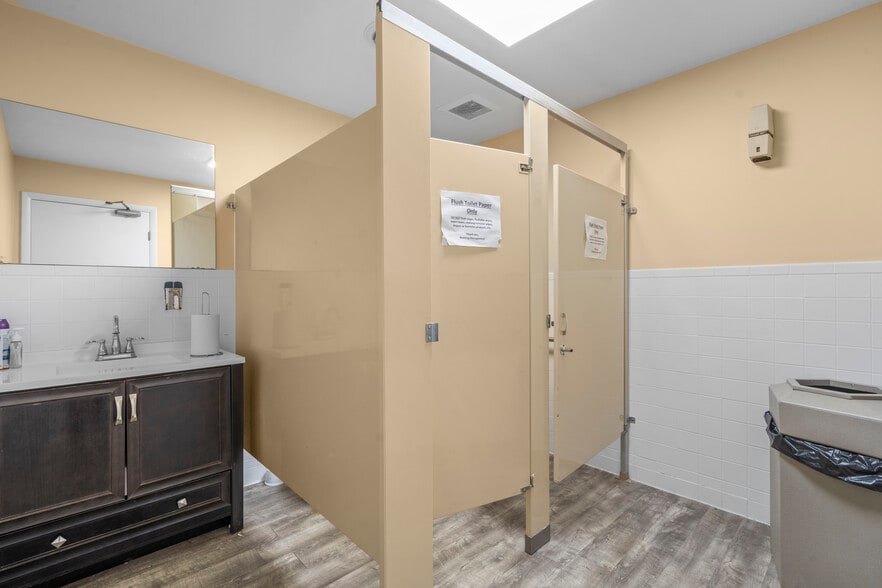 More Photos Of 887 Main St, Monroe Office Residential For Lease