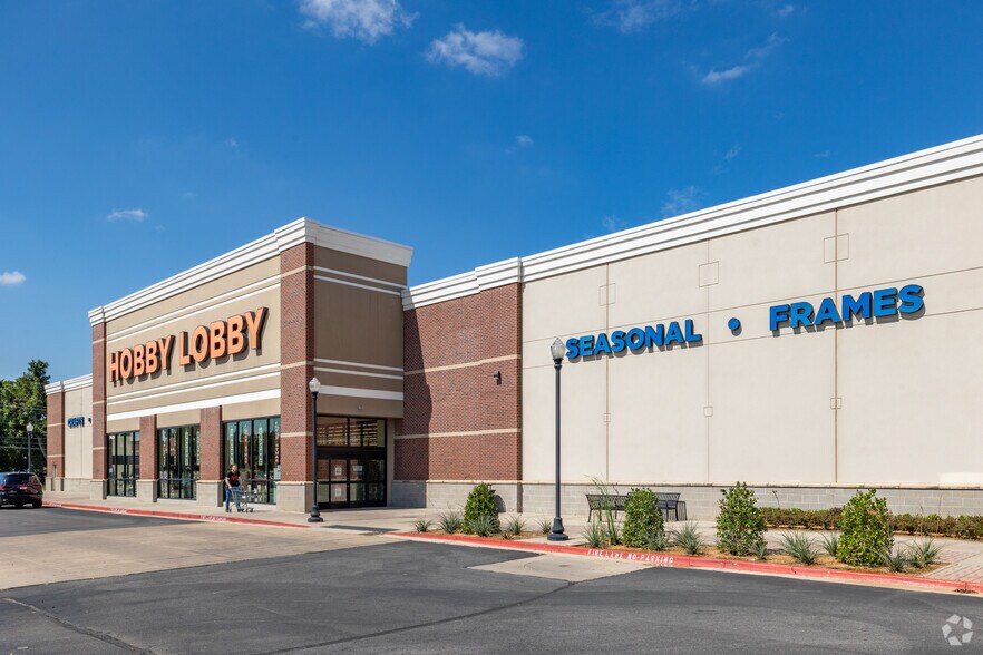 More Photos Of 5625 SE 15th St, Midwest City Department Store For Sale