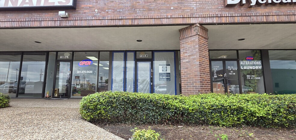 More Photos Of 1309 W Fairmont Pky, La Porte Unknown For Lease